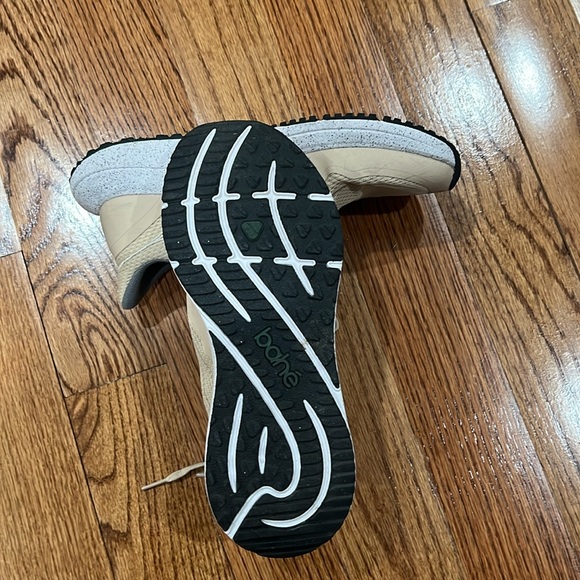 Bahé Recharge - Women's Regular Fit Grounded Running Shoe - Picture 8 of 12